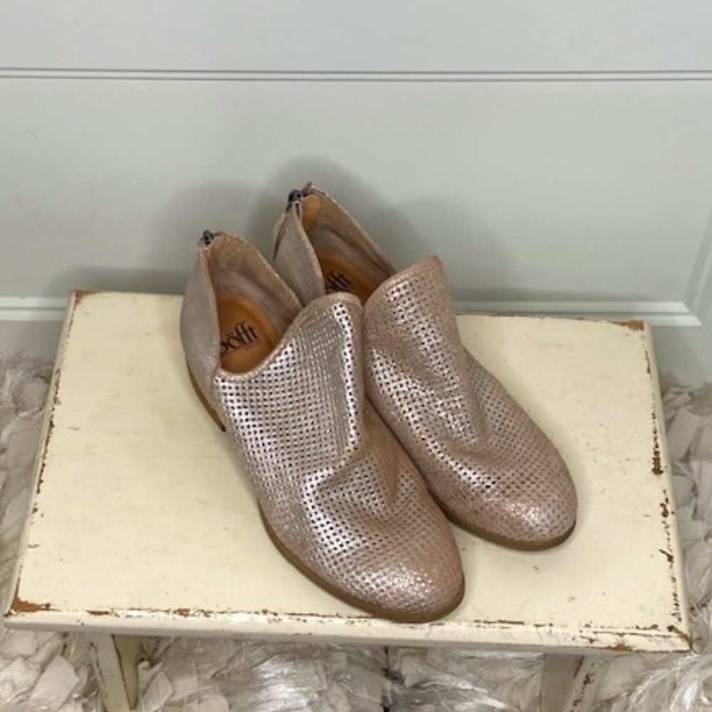 Sofft Canobie Perforated Ankle Bootie size 8